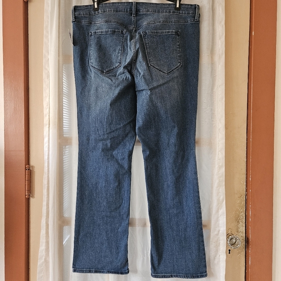 📌37 NWT OLD NAVY MID-RISE BOOT CUT JEANS WOMEN'S PLUS SIZE 20 - Picture 6 of 7